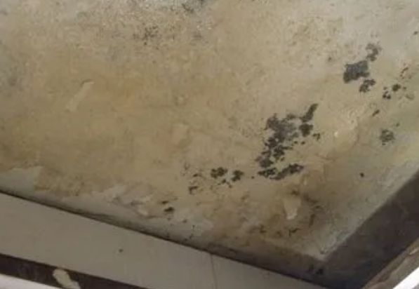 密云阳台漏水维修公司分享下密云卫生间渗水维修需要注意哪些问题。